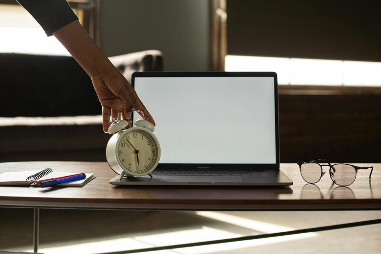 Desk Setup Tips for Focus and Comfort: Create Your Perfect Workspace